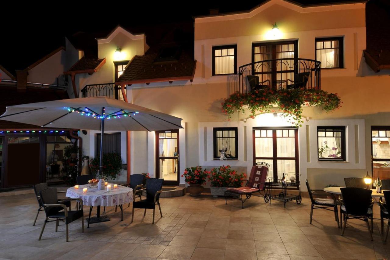 Bed and Breakfast Patria Panzio Eger Exterior foto